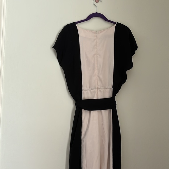 Color Blocked Midi Dress - Picture 5 of 10